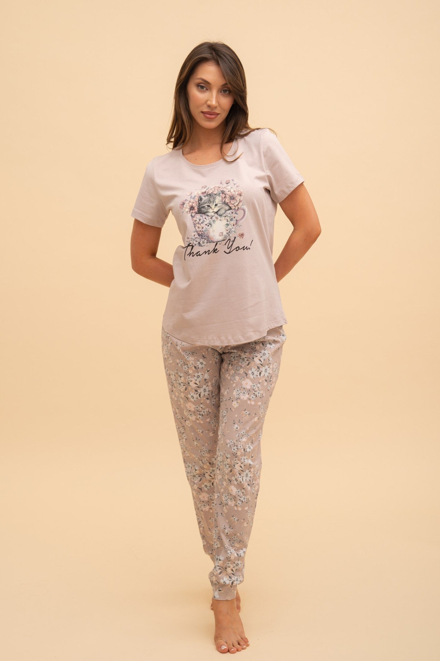 "Thank you" long-sleeved pajamas (Beige)